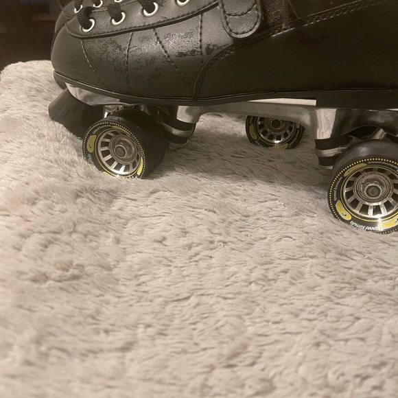 Men’s size 11 rolling skates - Picture 4 of 6